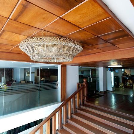 Circuit Hotel & Cafe - Nana Hotel Phnom Penh Eksteriør billede