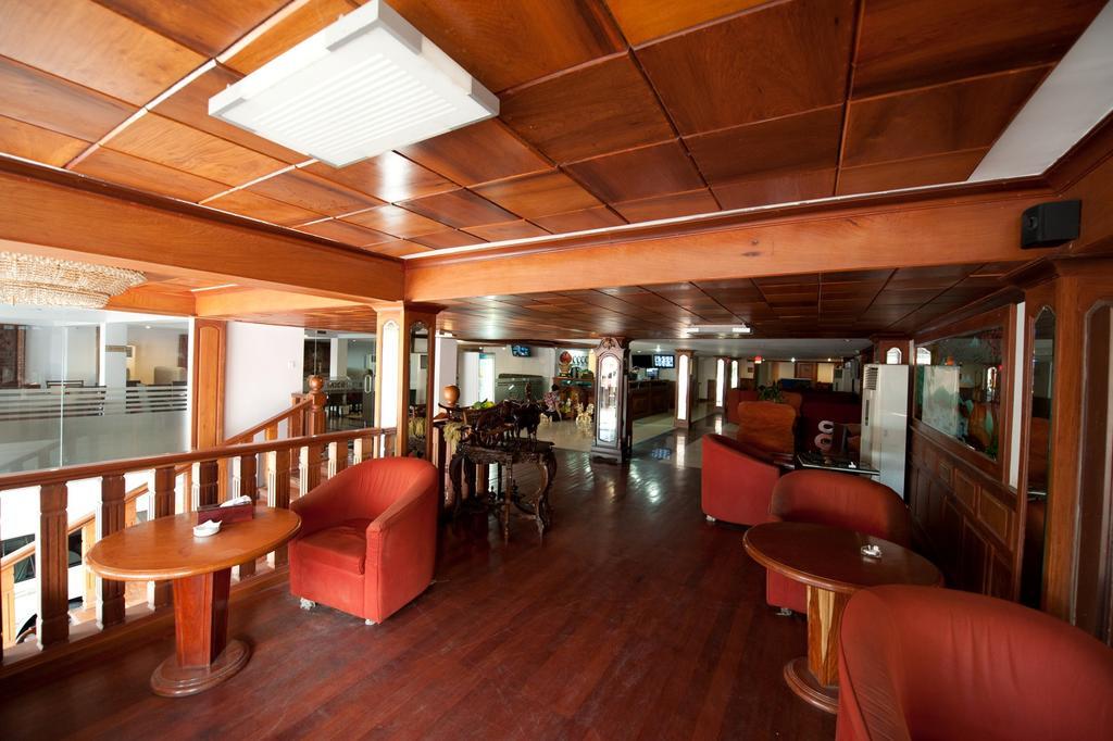 Circuit Hotel & Cafe - Nana Hotel Phnom Penh Eksteriør billede