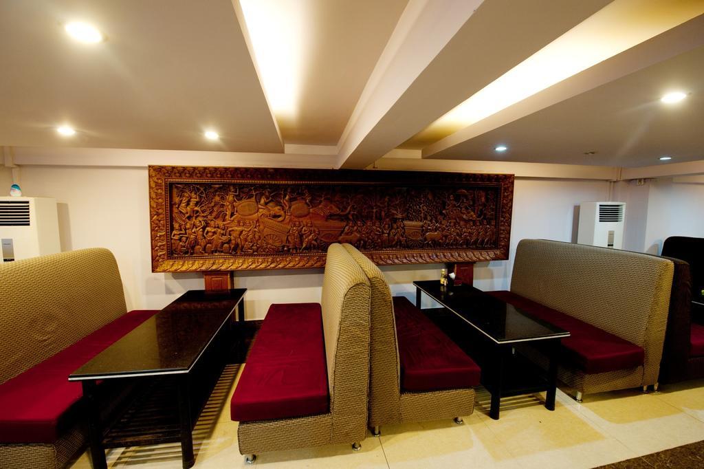 Circuit Hotel & Cafe - Nana Hotel Phnom Penh Eksteriør billede