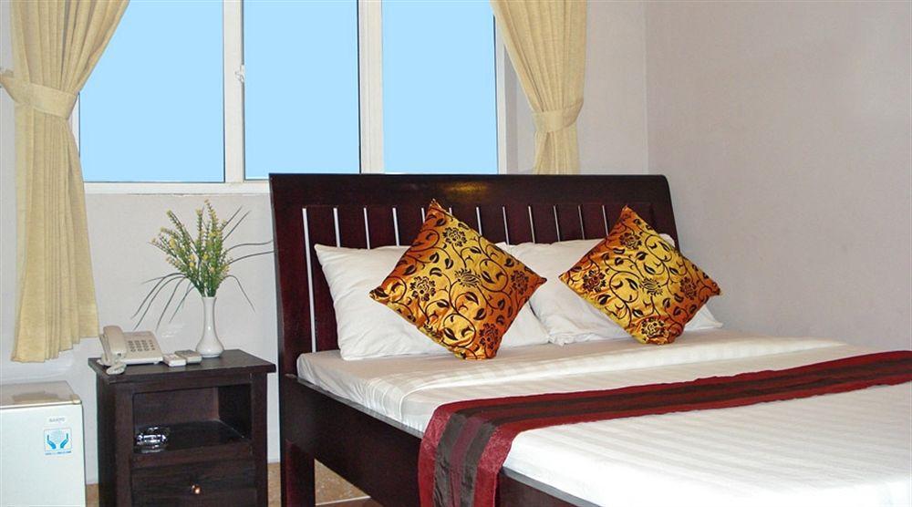 Circuit Hotel & Cafe - Nana Hotel Phnom Penh Eksteriør billede