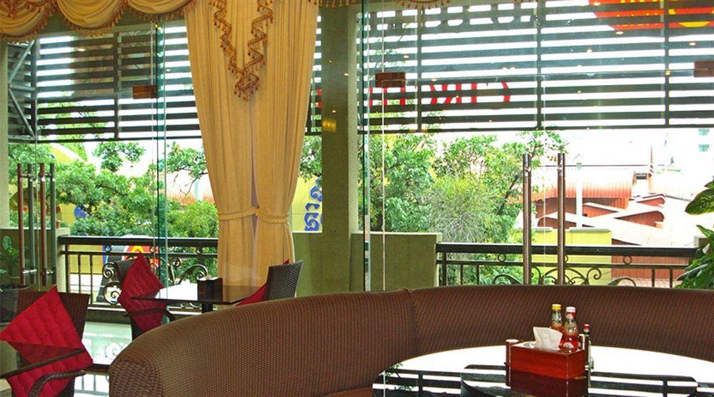 Circuit Hotel & Cafe - Nana Hotel Phnom Penh Eksteriør billede
