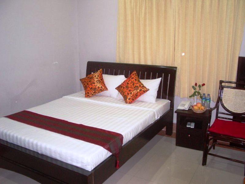 Circuit Hotel & Cafe - Nana Hotel Phnom Penh Eksteriør billede